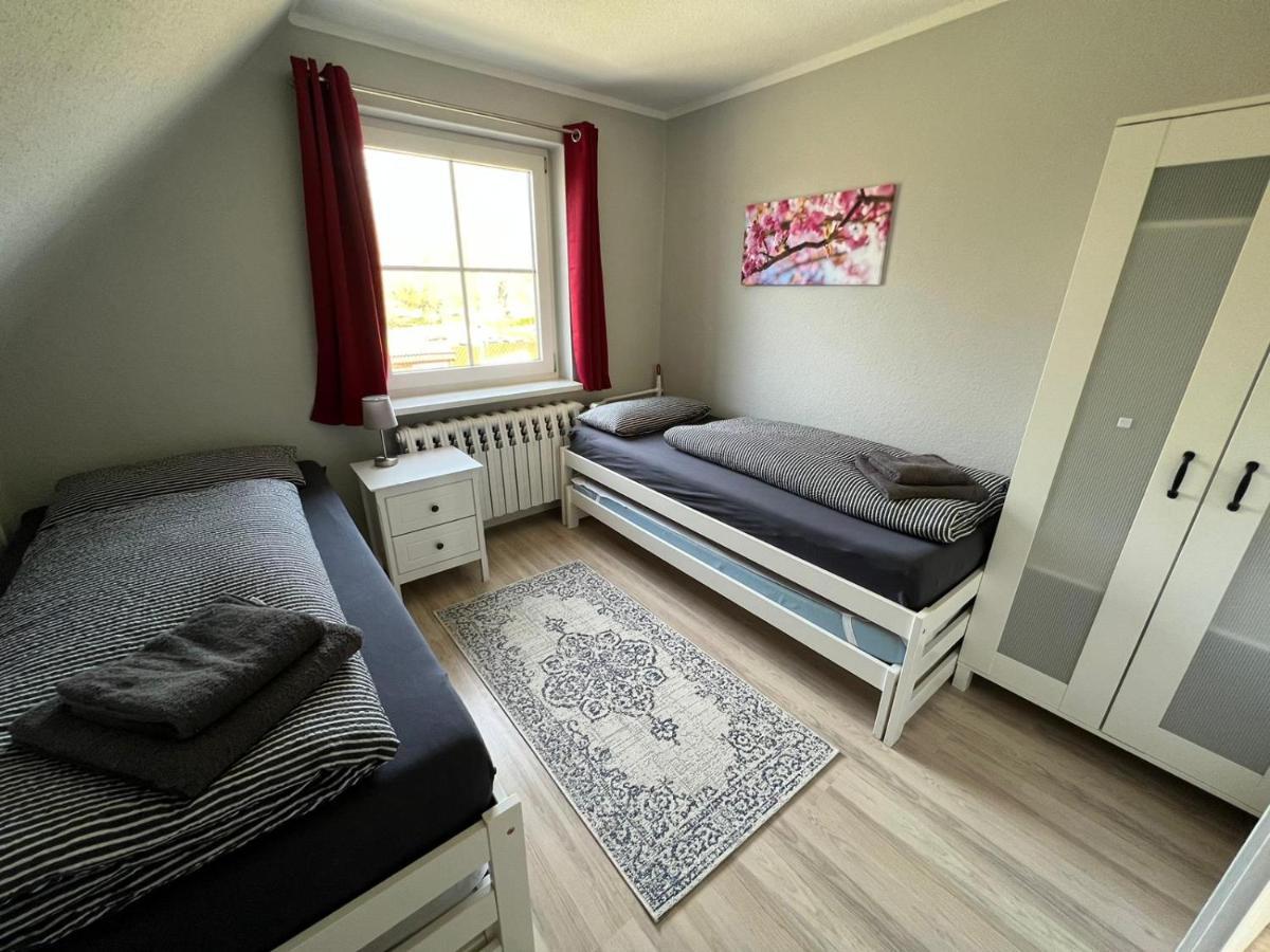 Ruegenferienhaus - Schaprode Hafen Extérieur photo