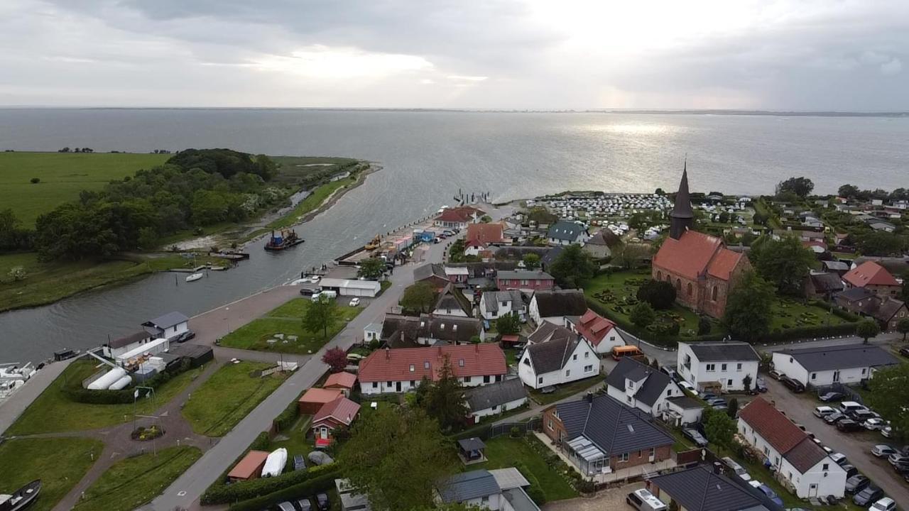 Ruegenferienhaus - Schaprode Hafen Extérieur photo